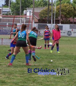 Lee más sobre el artículo Hockey local jugó con sexta en Paraná FC