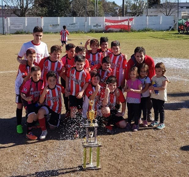Lee más sobre el artículo Fútbol infantil: Paraná en 2008 y Mitre en 2007 completaron el cuadro de campeones