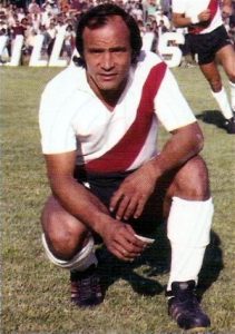 Lee más sobre el artículo Oscar «Pinino» Más, el segundo goleador histórico de River