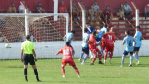 Lee más sobre el artículo Independiente de Chivilcoy goleó a Juventud de Pergamino y jugará la final por el ascenso al Federal «A»