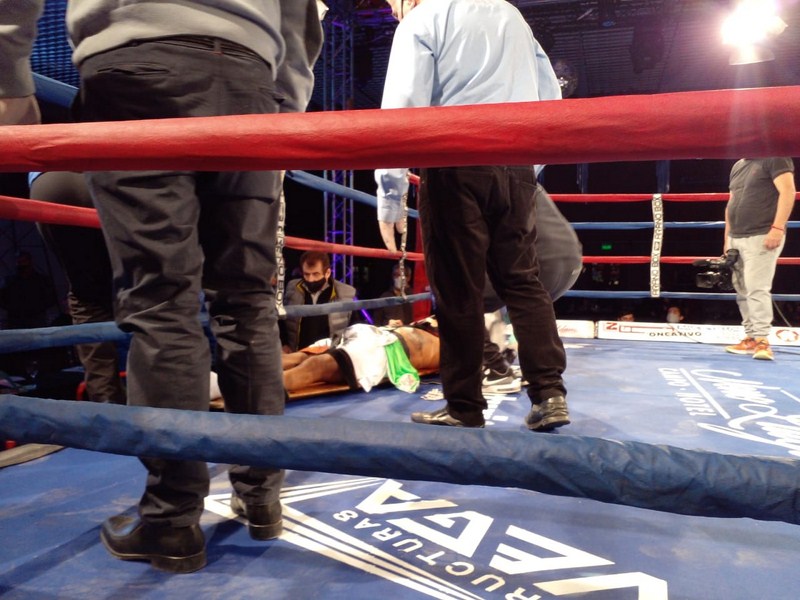 Lee más sobre el artículo El boxeador Ruíz Díaz fue operado y se espera por su evolución, tras sufrir un impresionante KO