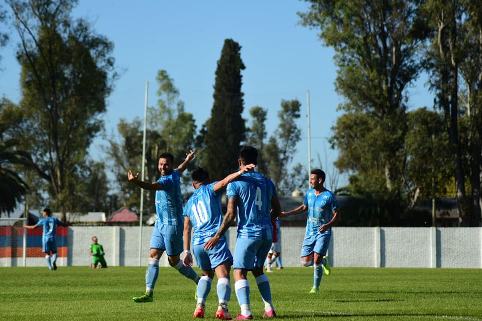 En este momento estás viendo Con gol de Fernando «Piti» Gómez, CADU volvió al triunfo