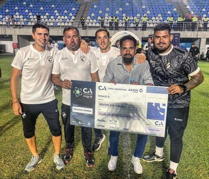 En este momento estás viendo El ex jugador de Independencia Jesús Díaz quedó en la historia de la Copa Argentina como DT!