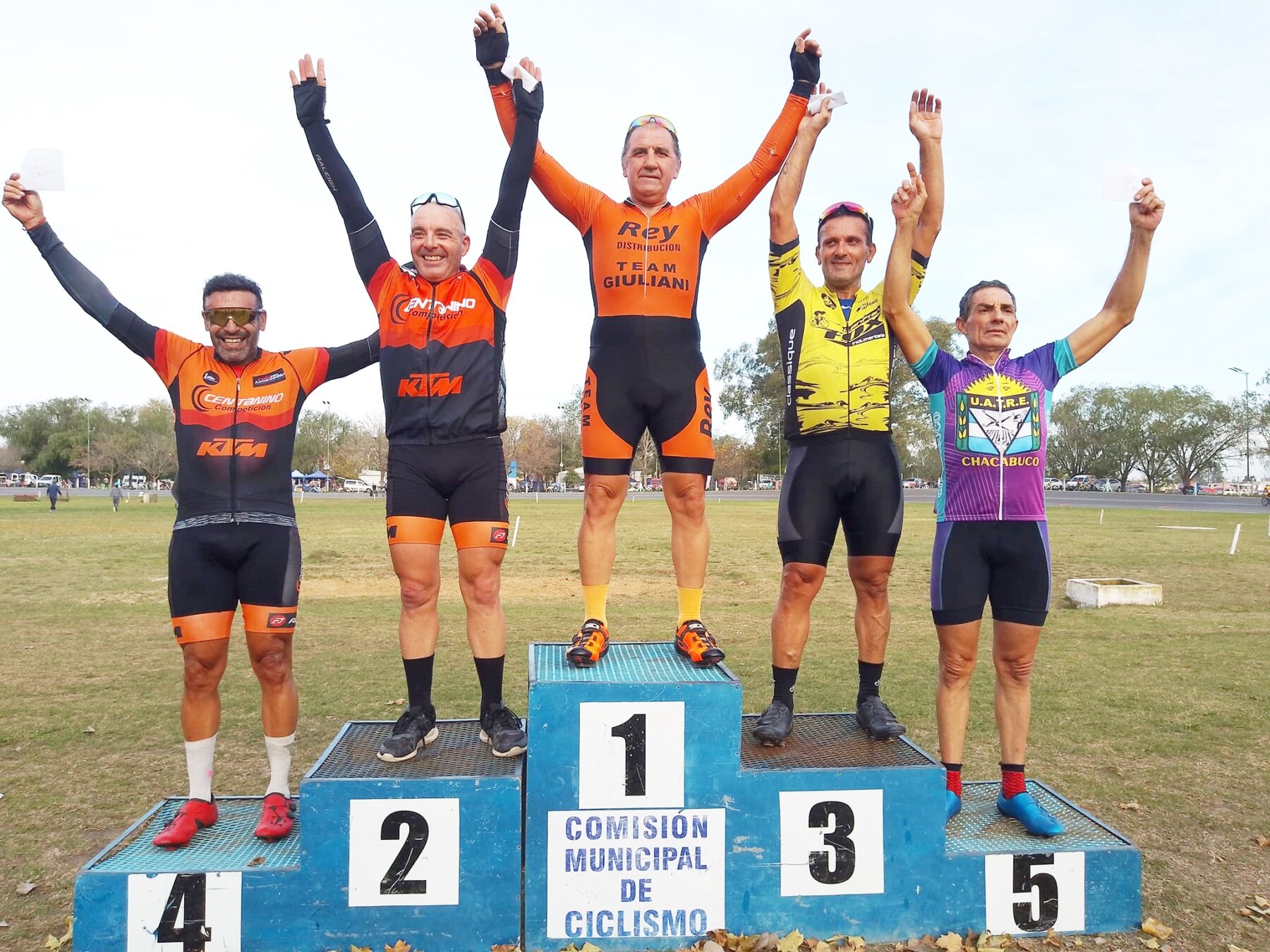 En este momento estás viendo Ciclismo: Carlos Giuliani se consagró en Salto!
